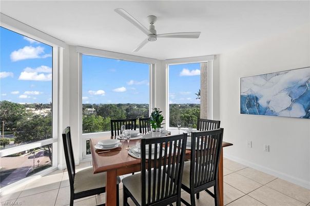 Dining room, Interior