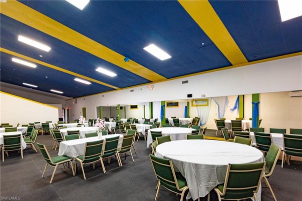 Dining room, Interior, Recessed Lighting