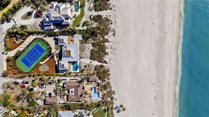 Exterior, Drone