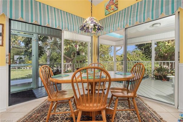 Dining room, Interior, Pendant Lights, Sun Room