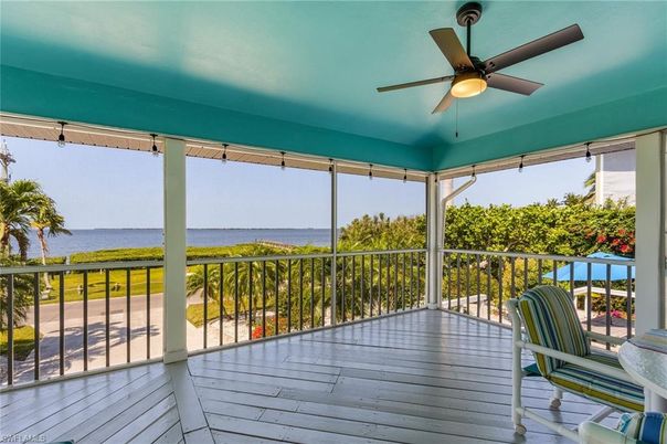 Interior, Sun Room, Water, Wood Texture Flooring