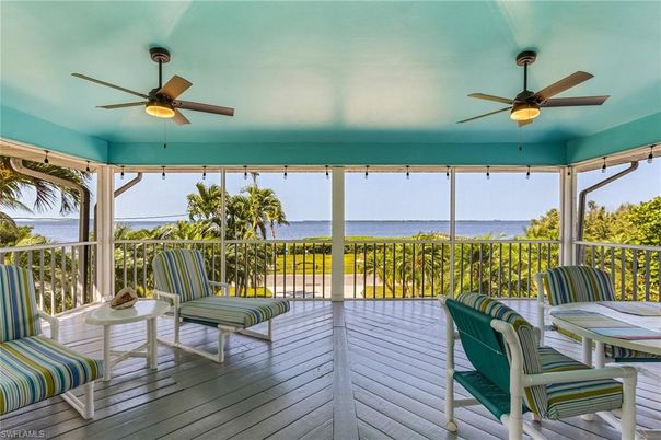 Interior, Sun Room, Water, Wood Texture Flooring