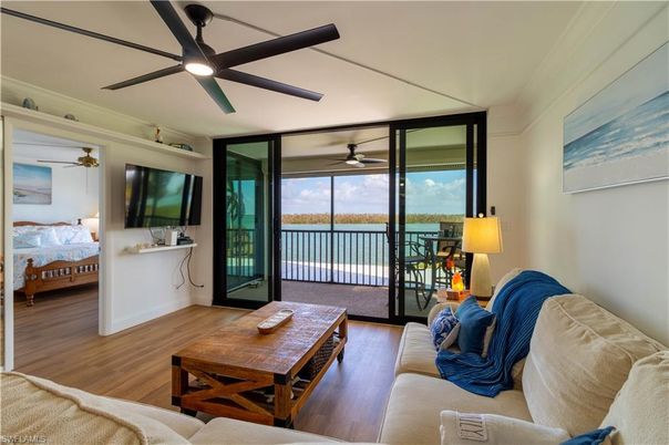 Bedroom, Interior, Living room, Water, Wood Texture Flooring