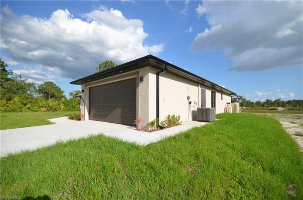Backyard, Detached Garage, Exterior