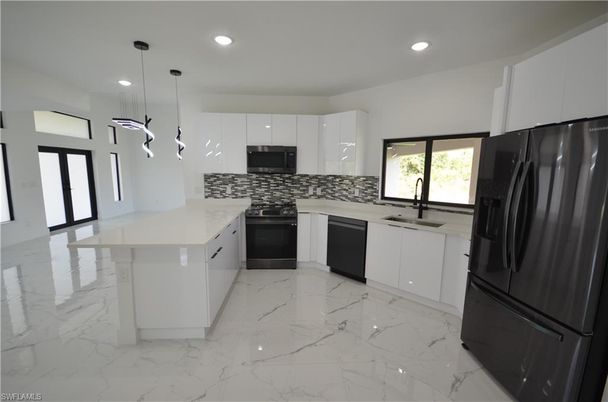 Interior, Kitchen, Marble, Pendant Lights, Recessed Lighting