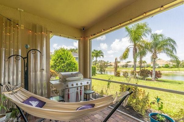 Interior, Sun Room, Water