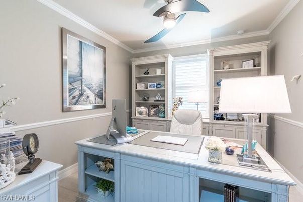 Home Office, Interior