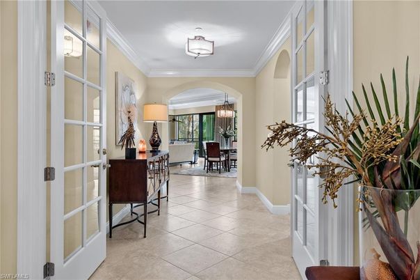 Chandelier, Dining room, Interior