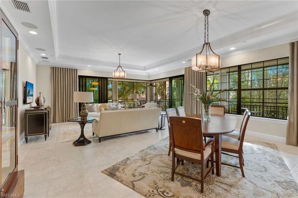 Dining room, Interior, Living room, Pendant Lights, Recessed Lighting