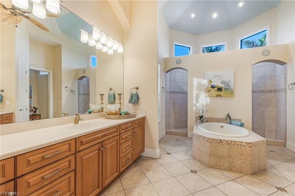 Bathroom, Dual Sink Vanities, Interior, Recessed Lighting