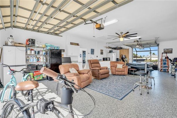 Garage, Interior, Living room