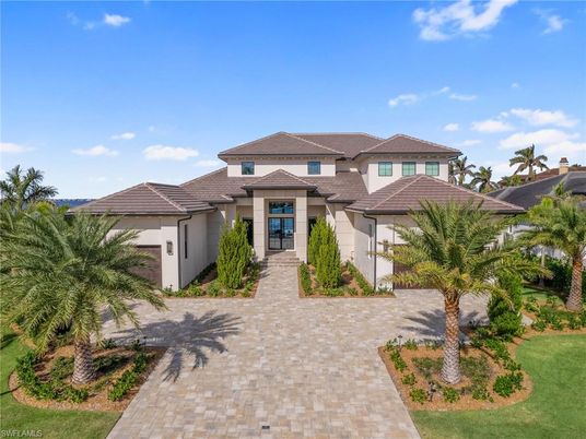Attached, Exterior, Facade, Mediterranean