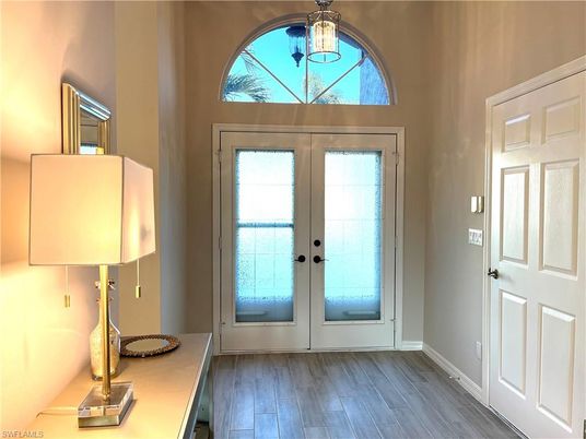 Interior, Pendant Lights, Wood Texture Flooring