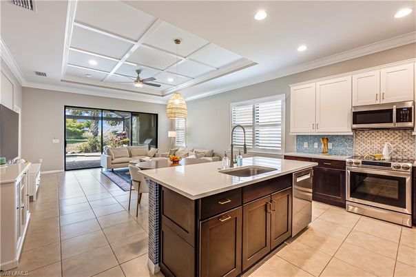 Interior, Kitchen, Living room, Pendant Lights, Recessed Lighting, Stainless Steel Appliances