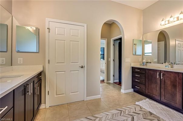 Bathroom, Dual Sink Vanities, Interior
