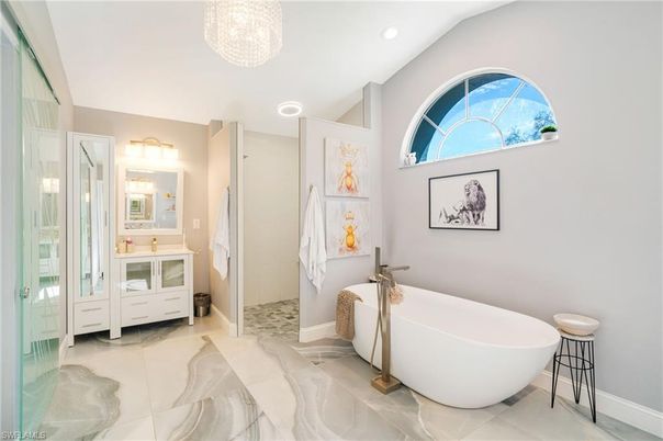 Bathroom, Free Standing Baths, Interior, Marble, Recessed Lighting