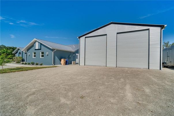 Detached Garage, Exterior