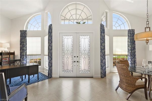 Dining room, Interior