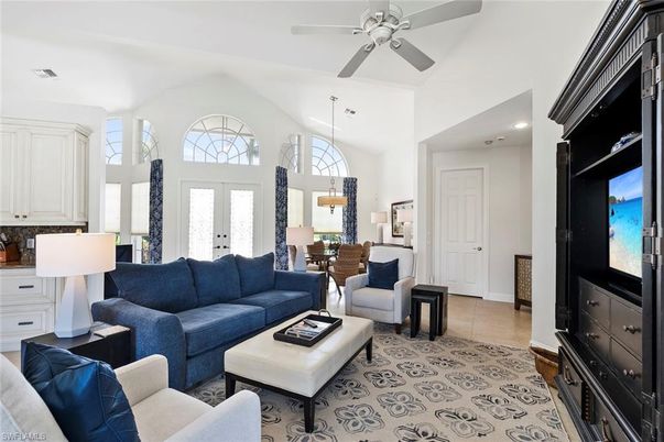 Interior, Living room, Pendant Lights, Recessed Lighting