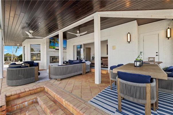 Exterior, Fireplace, Living room