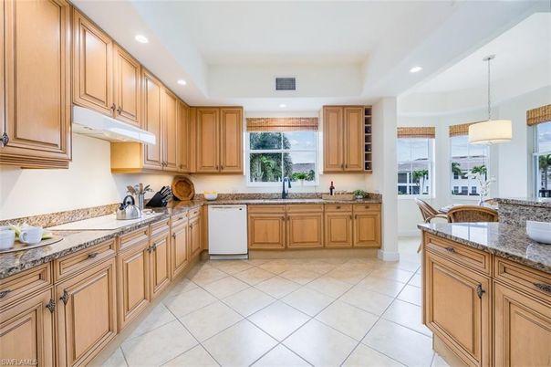 Dining room, Interior, Kitchen, Pendant Lights, Recessed Lighting