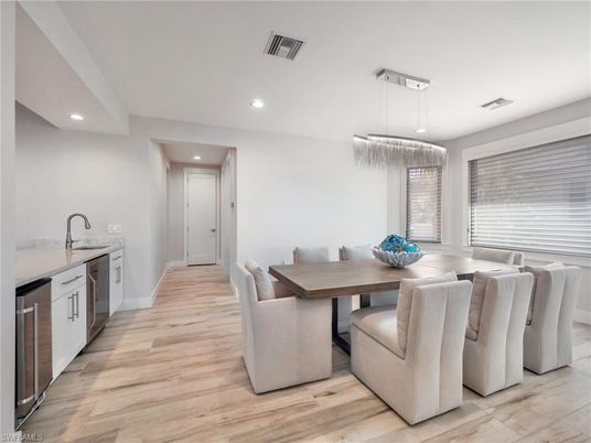 Dining room, Interior, Kitchen, Pendant Lights, Recessed Lighting, Wood Texture Flooring