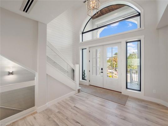 Interior, Pendant Lights, Wood Texture Flooring