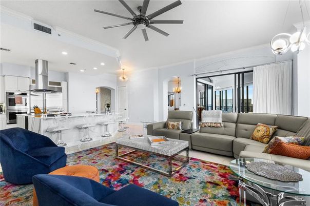 Interior, Kitchen, Living room, Pendant Lights, Recessed Lighting, Stainless Steel Appliances