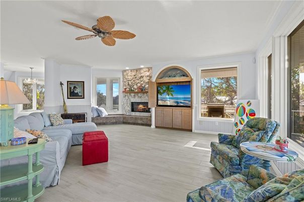 Fireplace, Interior, Living room, Pendant Lights, Recessed Lighting, Wood Texture Flooring