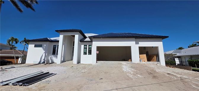 Attached, Exterior, Facade, Modern