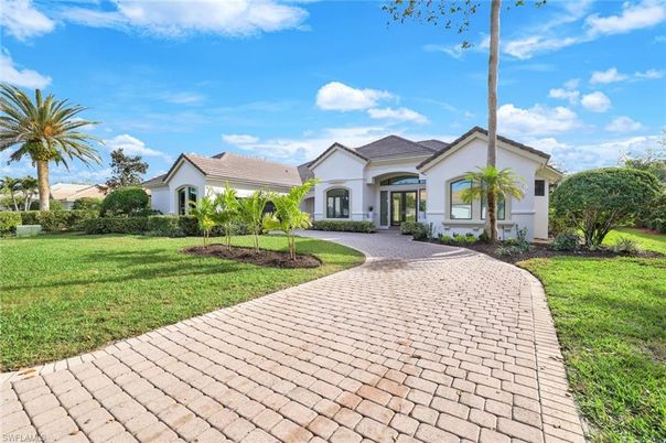 Backyard, Exterior, Facade, Ranch