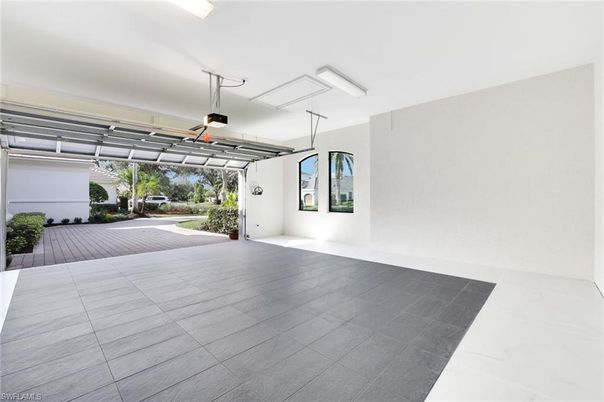 Garage, Interior