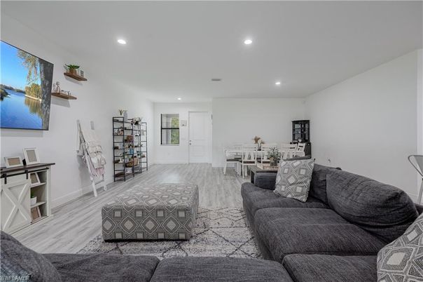 Dining room, Interior, Living room, Recessed Lighting, Wood Texture Flooring