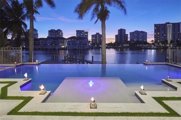 Exterior, Lake, Pool