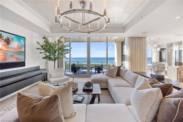 Chandelier, Dining room, Interior, Living room, Pendant Lights, Recessed Lighting, Water
