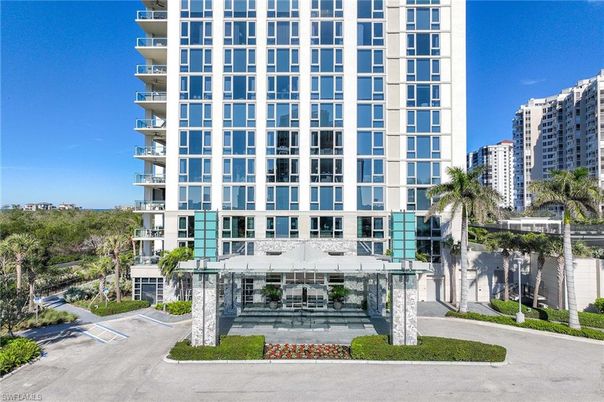 Exterior, Facade, Highrise