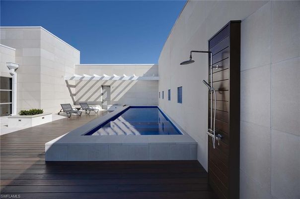 Exterior, Hot Tub