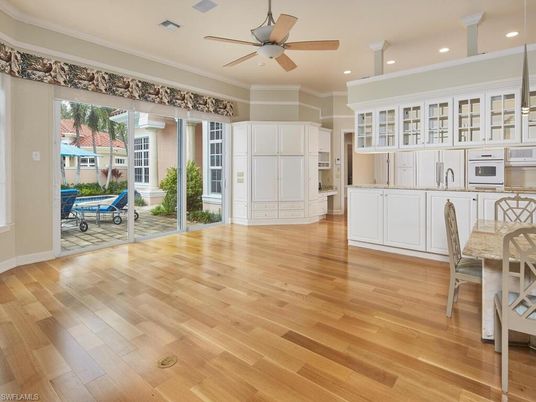 Dining room, Interior, Kitchen, Recessed Lighting, Wood Texture Flooring
