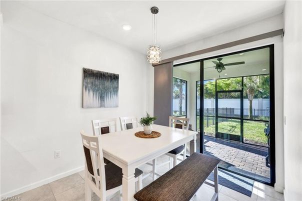 Dining room, Interior, Pendant Lights, Recessed Lighting
