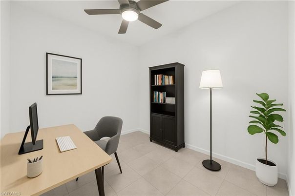 Home Office, Interior