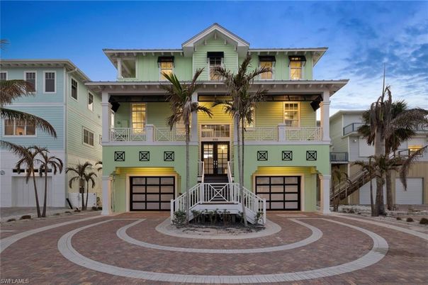Attached, Exterior, Facade, Rowhouse