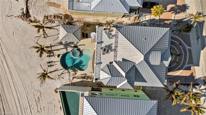 Exterior, Drone