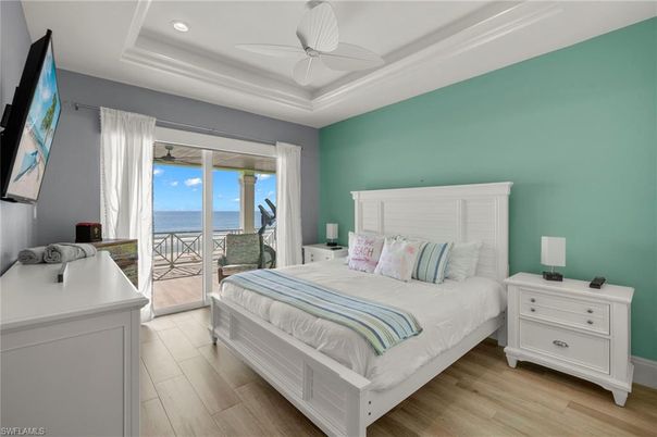 Bedroom, Interior, Recessed Lighting, Water, Wood Texture Flooring