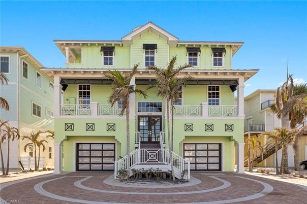 Attached, Exterior, Facade, Rowhouse