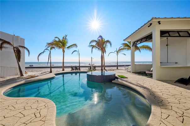 Exterior, Pool, Water