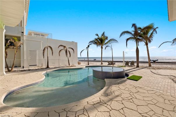 Exterior, Pool, Water