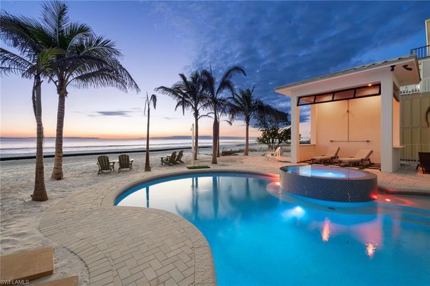 Exterior, Pool, Water