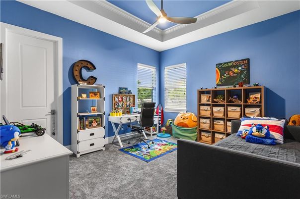 Home Office, Interior