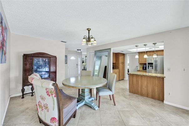 Dining room, Interior, Kitchen, Pendant Lights, Stainless Steel Appliances