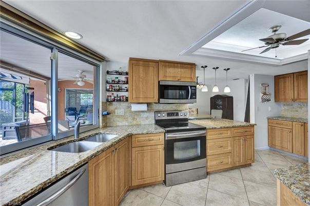 Interior, Kitchen, Pendant Lights, Recessed Lighting, Stainless Steel Appliances